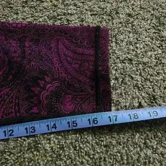 Lululemon “Outrun Half Crop” Purple Capris - Picture 5 of 5